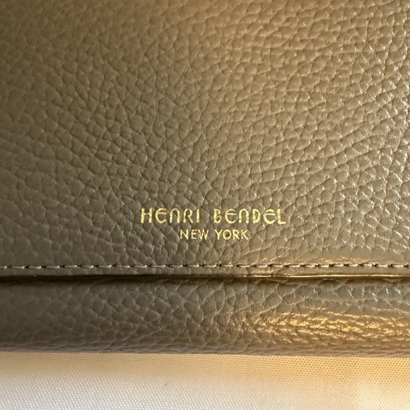 Henri Bendel Uptown Wristlet Credit Cards Organizer Wallet Clutch Gray EUC - Picture 2 of 12